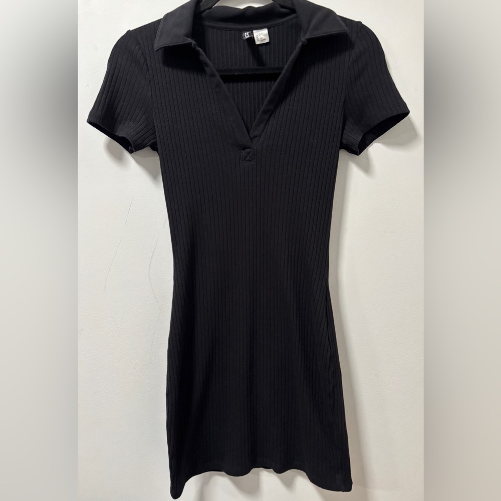 H&M Black Ribbed V-Neck Collar A Line Stretch Dress Size S